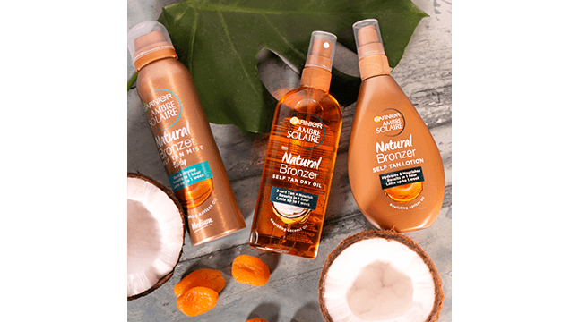ambre-solaire-natural-bronzer-range-on-leaf